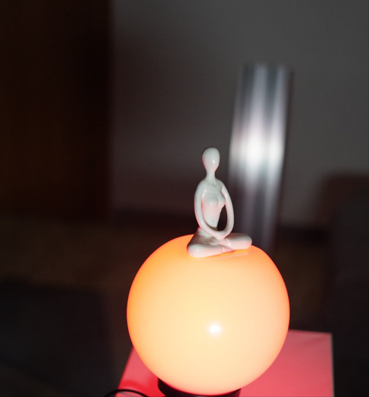 Lampada da tavolo scultura in porcellana, lampadina Tapo L530E Lampadina WiFi Intelligente LED Smart Multicolore, E27, Compatibile con Alexa e Google home