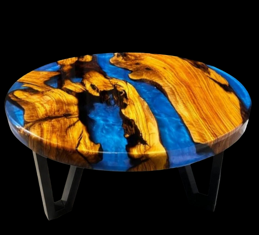 Questo tavolino moderno in legno d’ulivo e resina epossidica