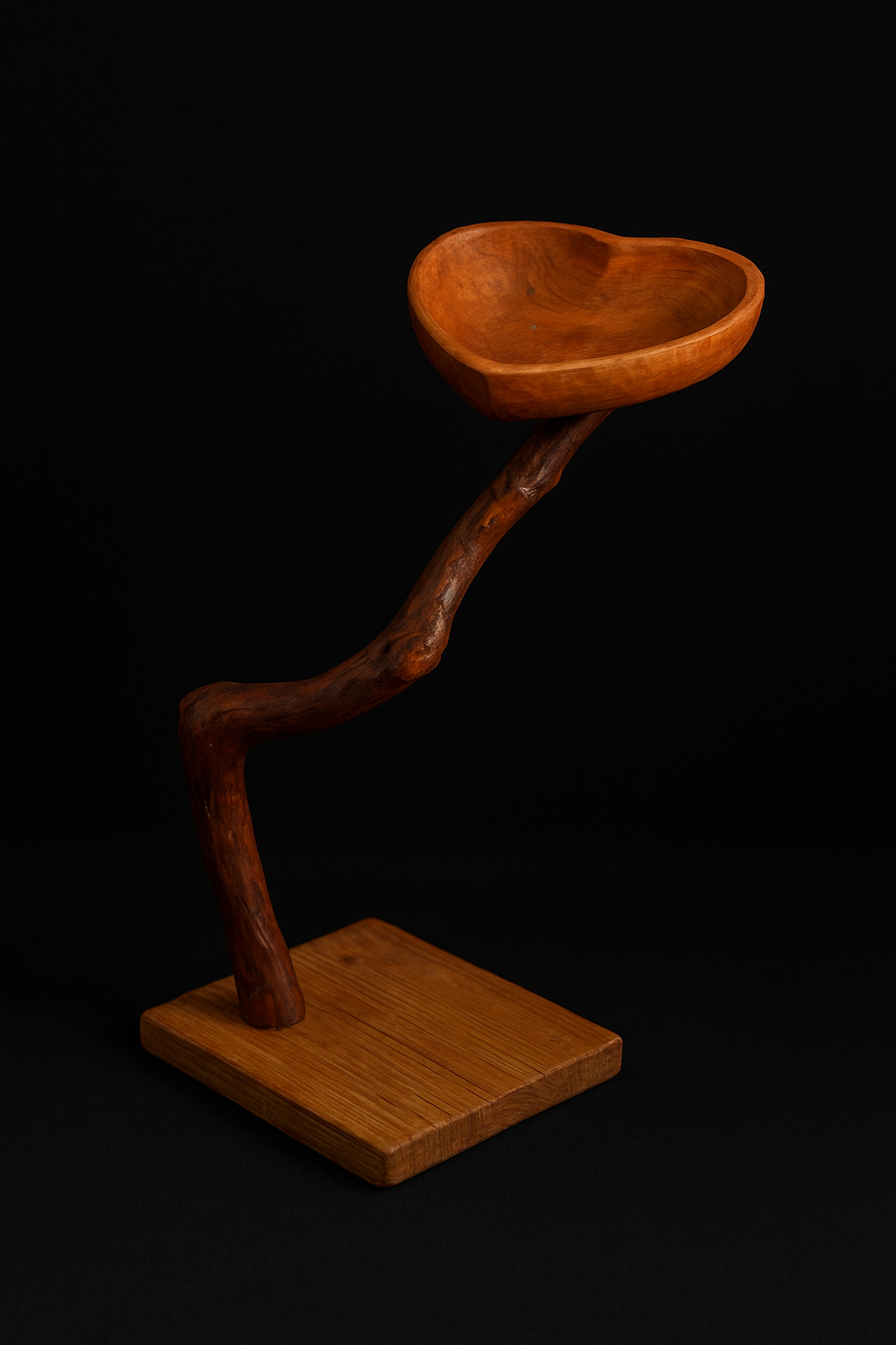 tavolino scultoreo in legno