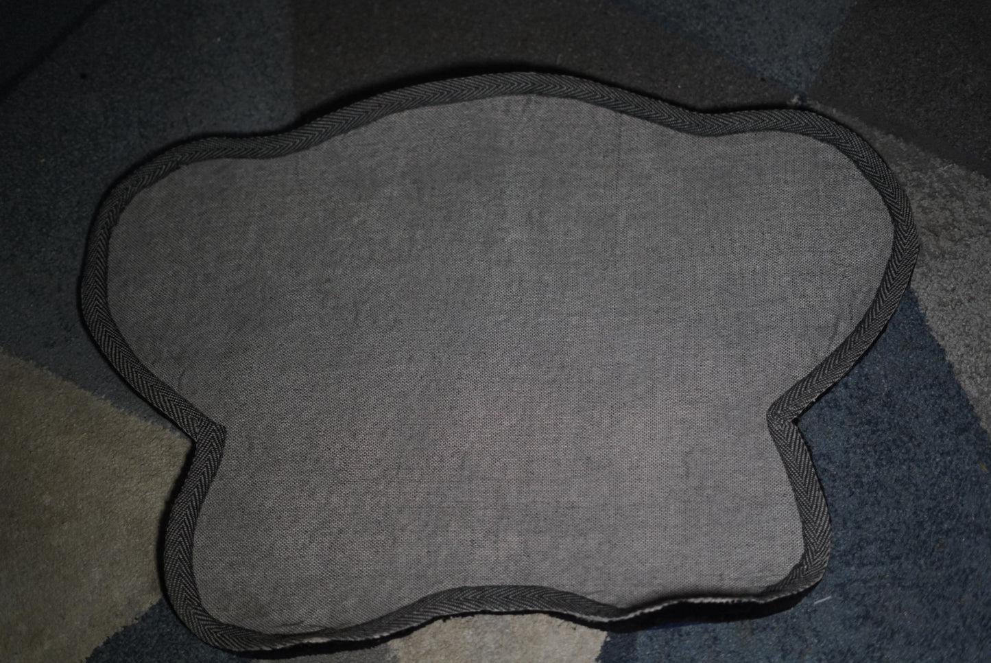 Tappeto trapuntato farfalla arcobaleno - Fatto a mano